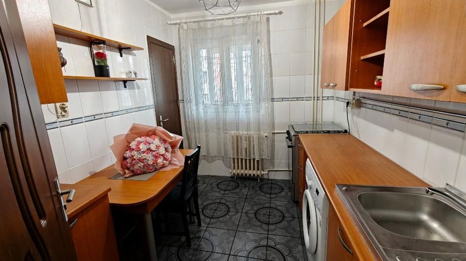 Apartament 2 camere in zona Teiul Doamnei - Poză 4