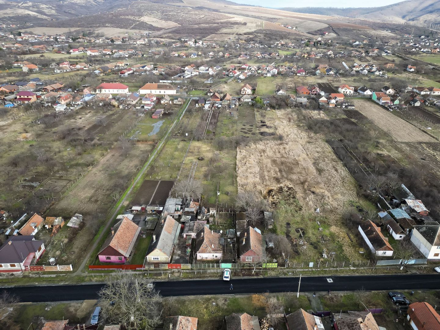 Casă modestă cu 3 camere în Ghioroc - Poză 13