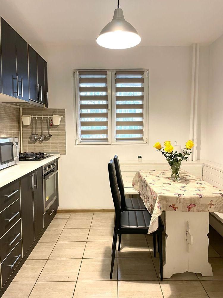 AP. 2 CAMERE EROII REVOLUTIEI, LOC PARCARE, BUCATARIE INCHISA, METROU - Poză 1