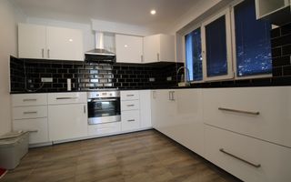 Ciarda Rosie,  4 dormitoare + 2 bai + 2 bucatarii, centrala proprie. - Poză 5