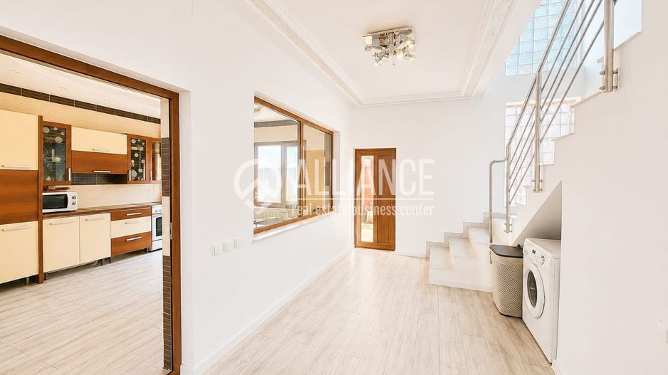 VALU LUI TRAIAN -Casa 6 Camere P+1+M 201 mp utili - Poză 8