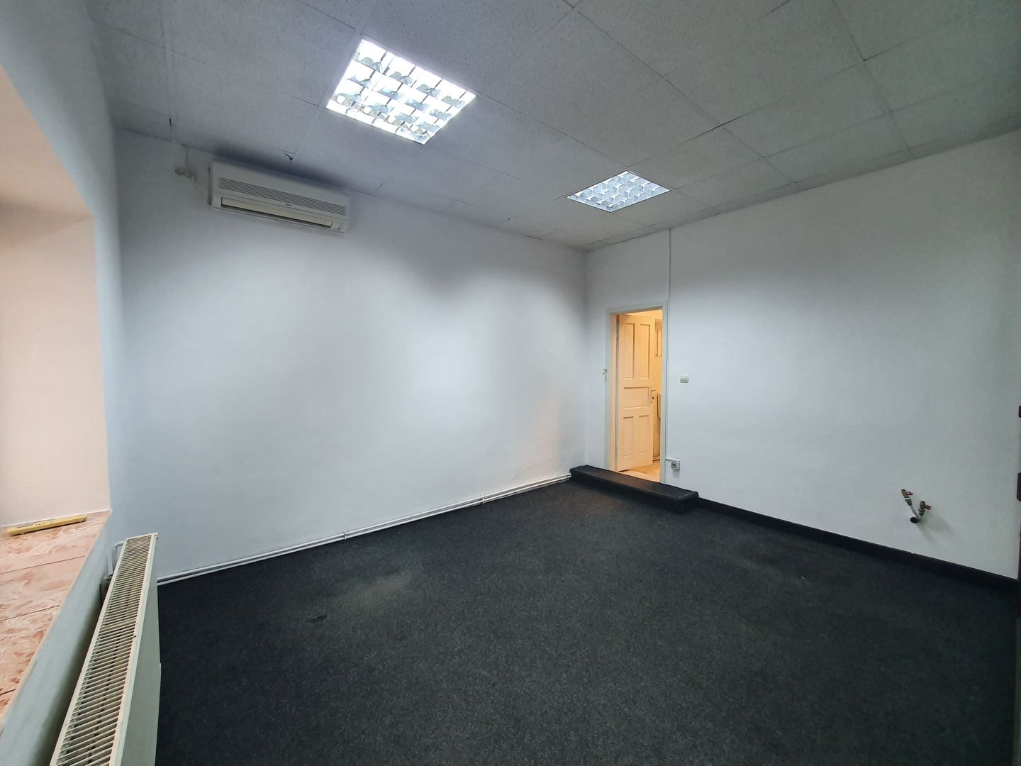 Spatiu comercial 39,22 mp + 18,17 mp pivnita + curte 18 mp - sos. Viilor - Poză 4