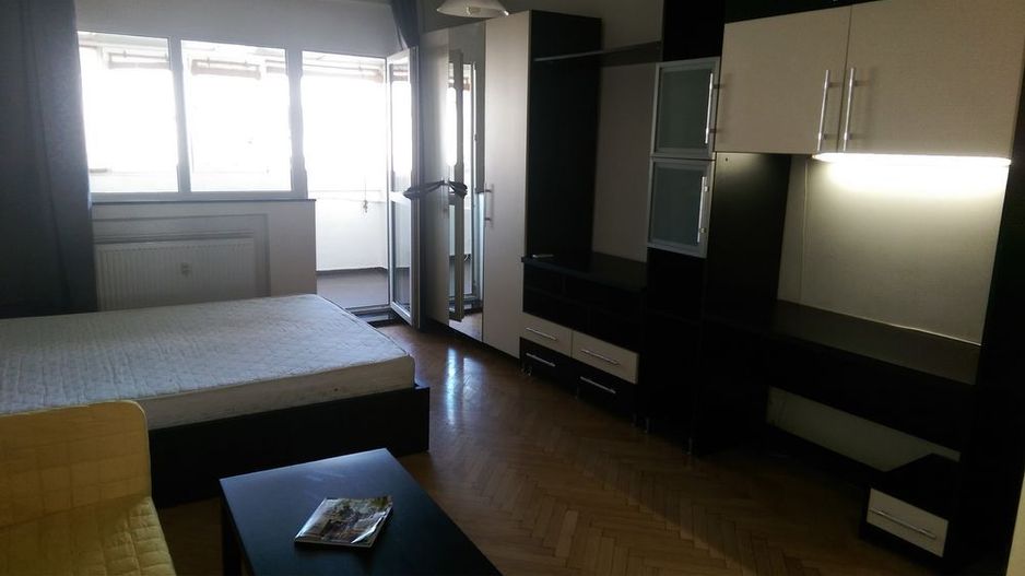 BRASADAS închiriază garsoniera 40mp la etajul 6 Piata Romana. - Poză 1