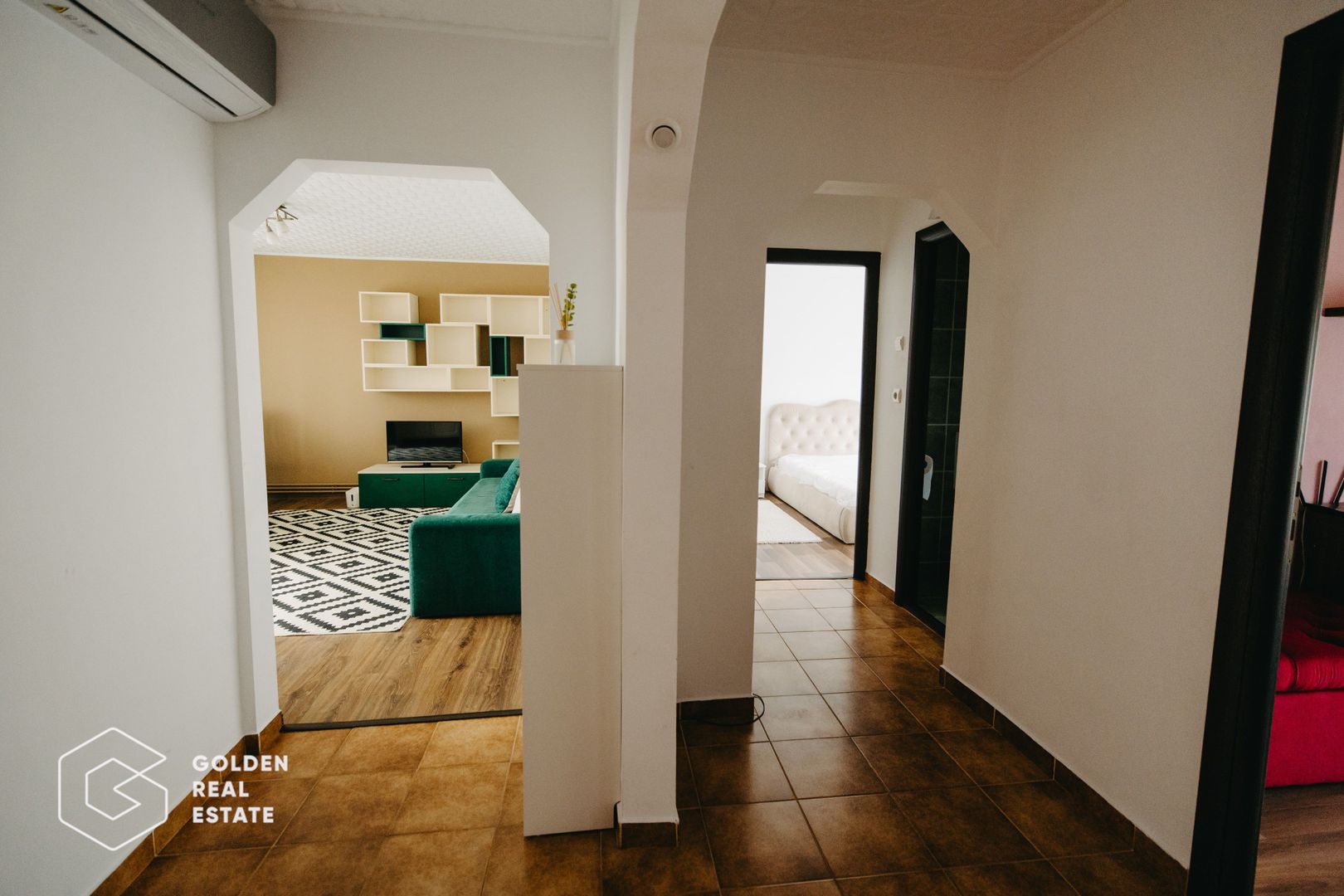 Apartament cu 4 camere, complet utilat și mobilat, zona Vlaicu - Poză 16