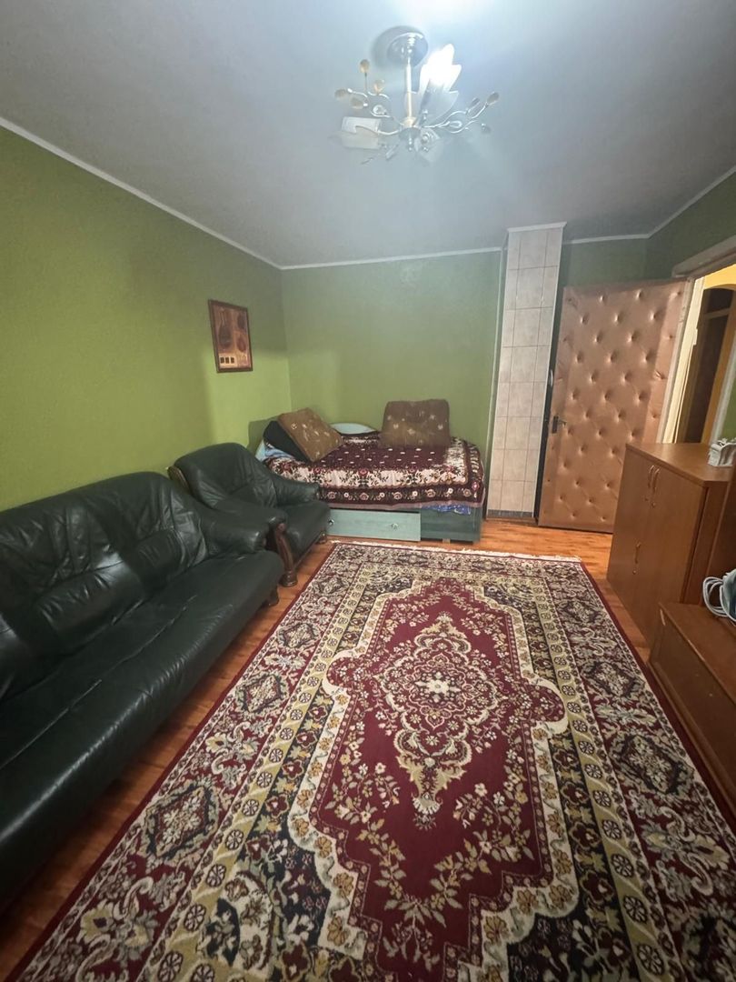 Apartament 4 camere de vânzare – zonă Școala 8 - Poză 12
