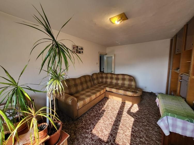 Soarelui-Gen 30 | 2 Camere | Decomandat | Necesita renovare - Poză 1