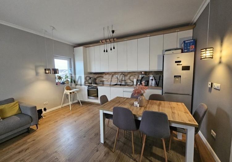 Apartament  Dumbrăvița 4 camere cu scara interioara - Poză 4