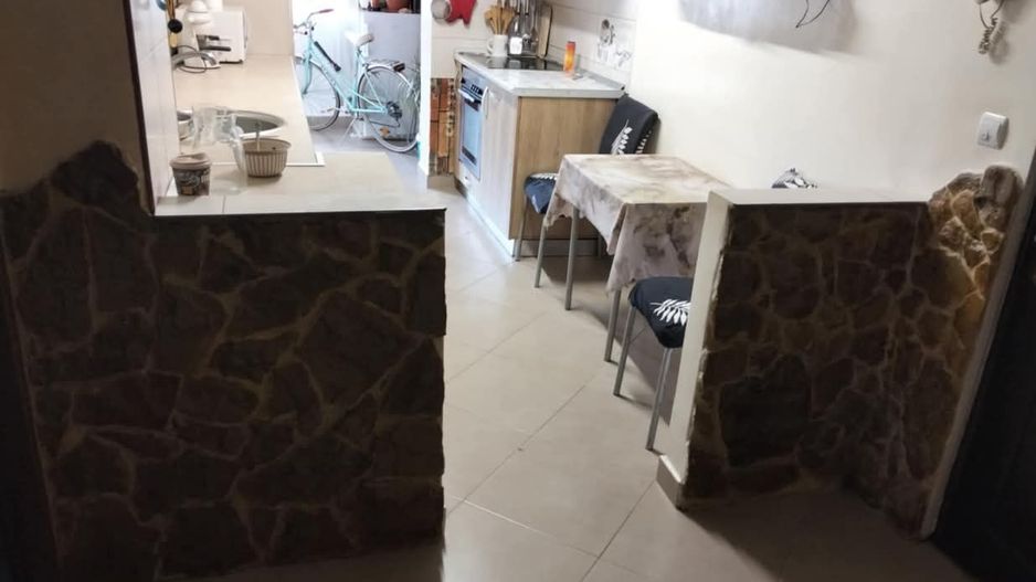 Vând apartament 3 camere - Poză 1