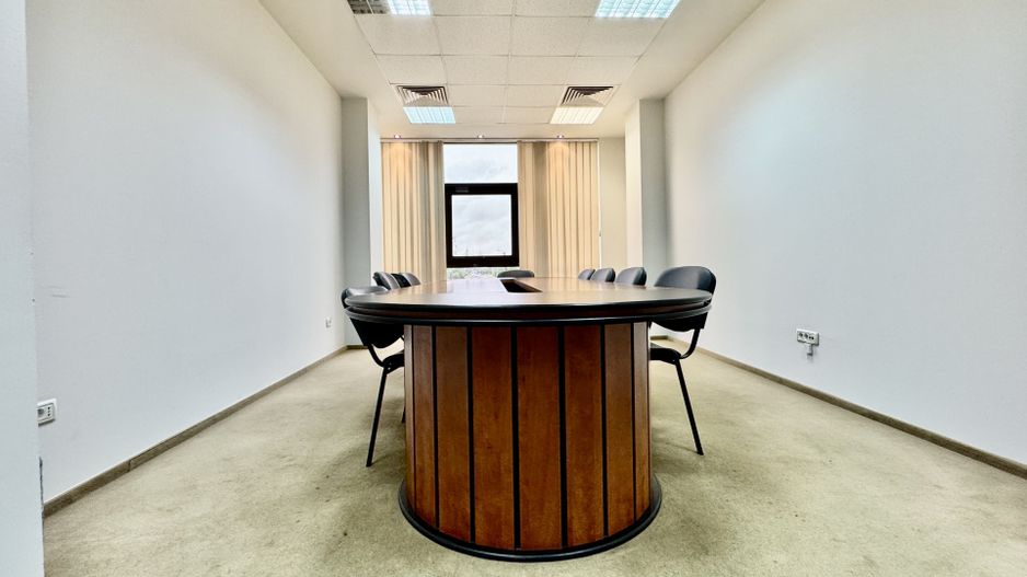 Spațiu pentru birouri langa Funshop Buziașului - Poză 27