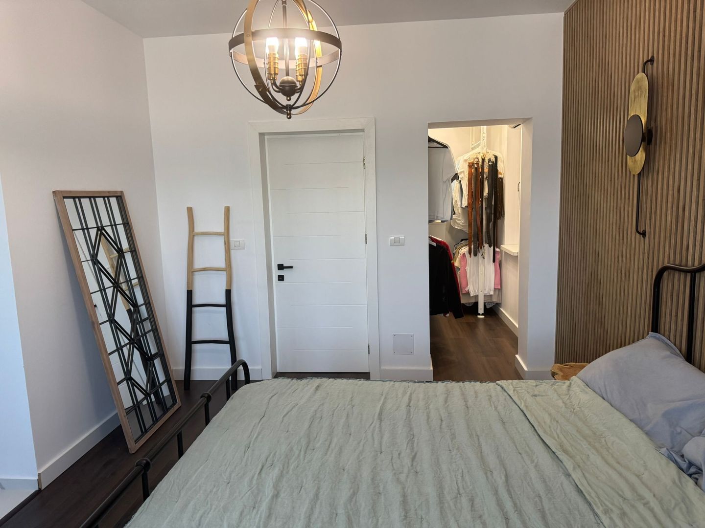 CASA INDIVIDUALA LANGA PADURE | MOBILATA SI UTILATA - Poză 13