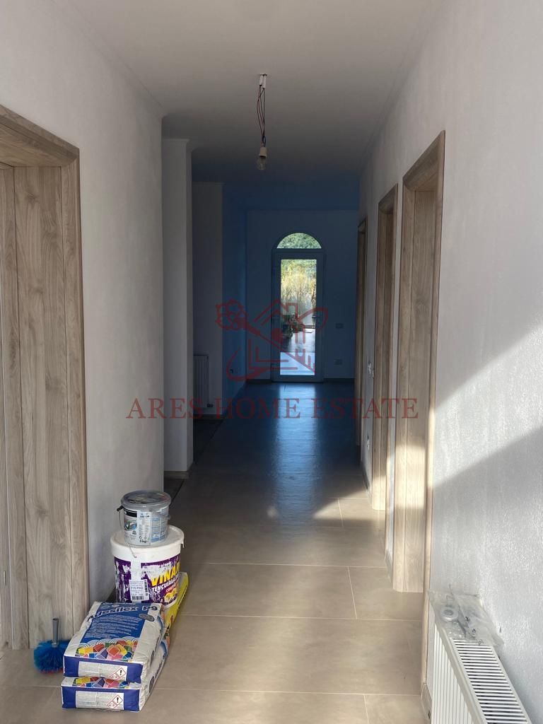 Casă 5 camere, 2 niveluri, intrări și utilități separate – Șag - Poză 8