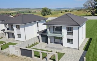 Casa noua 5 camere, 3 bai, curte mare - Poză 4
