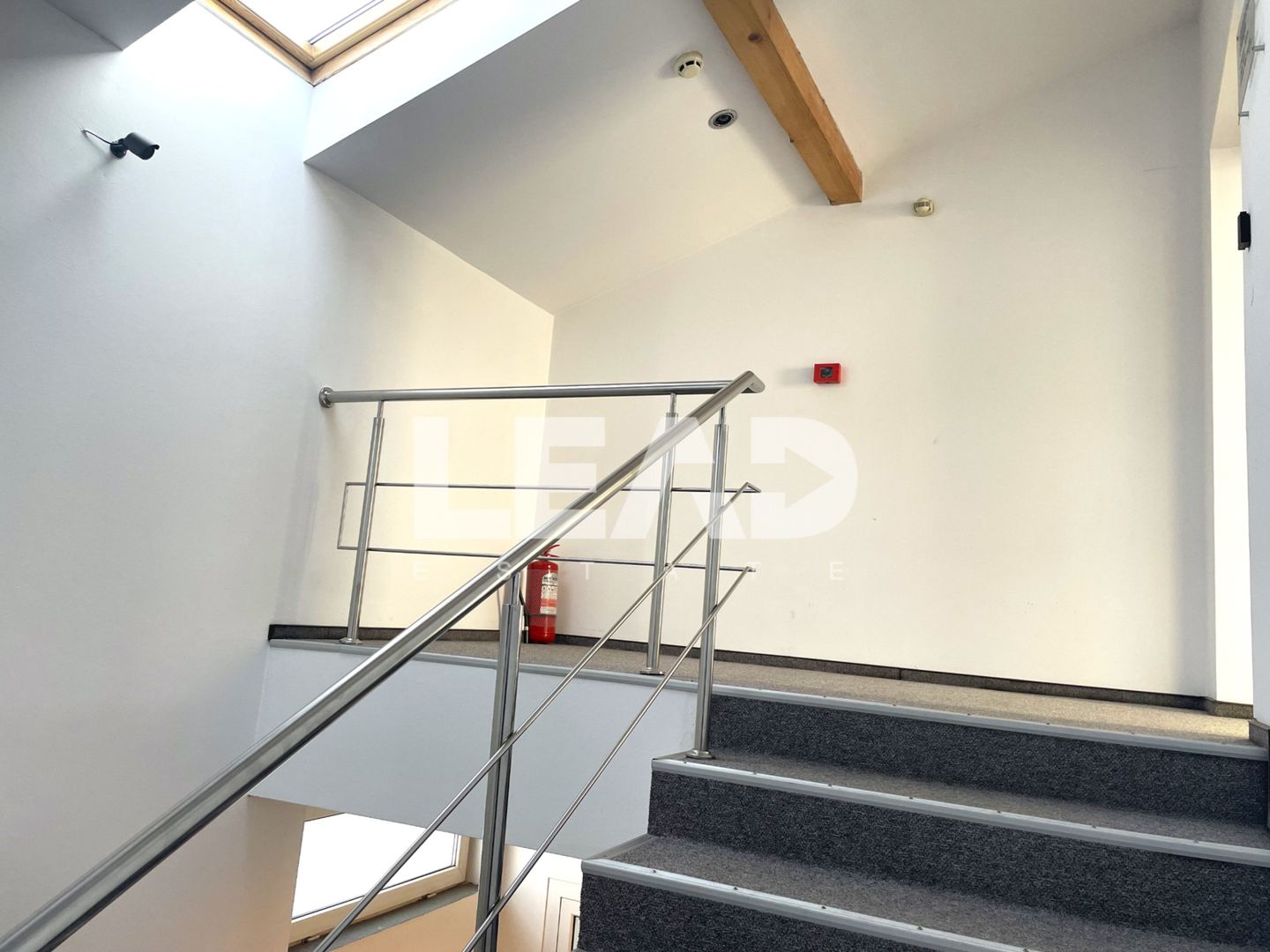 Birouri de inchiriat, open space, 187 mp utili, str Aurel Vlaicu! - Poză 6