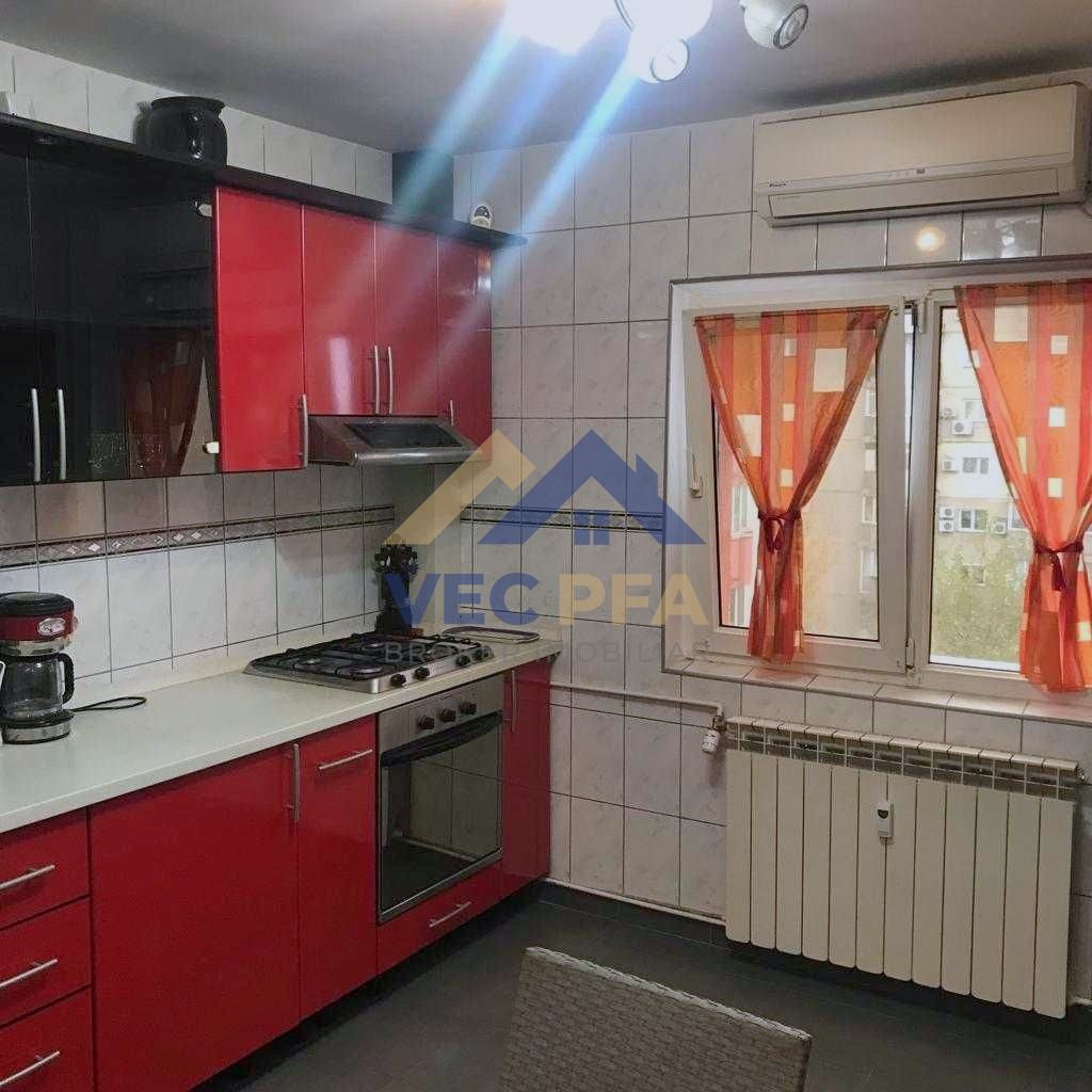 Apartament de 3 camere , Parcare inclusa - Poză 1