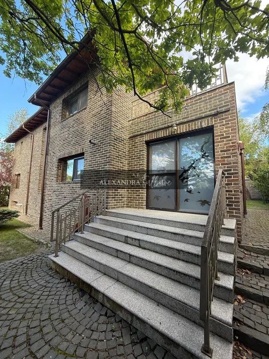 Casa individuala l 310 mp utili l 900 mp teren l garaj l Faget - Poză 1