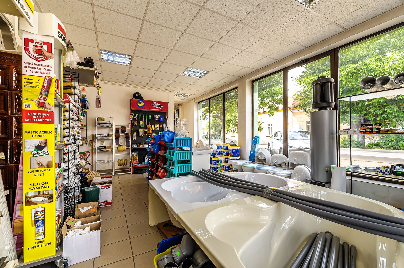 Spațiu comercial cu vitrină în Pârneava. - Poză 4