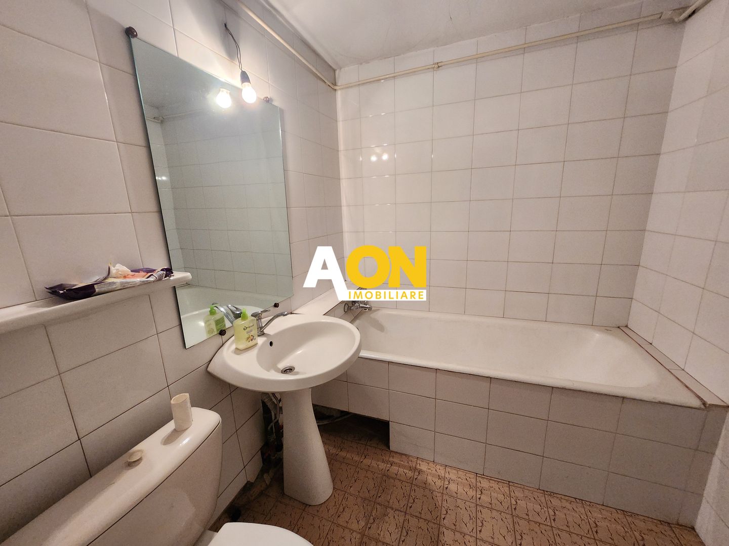 De vanzare apartament 3 camere, Cetate - Poză 11