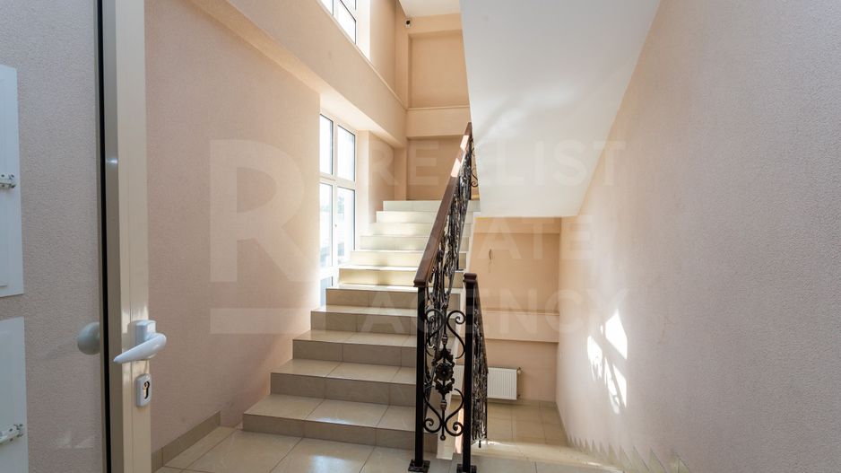 Apartament spațios cu 3 camere pe str. Trandafirilor - Poză 18