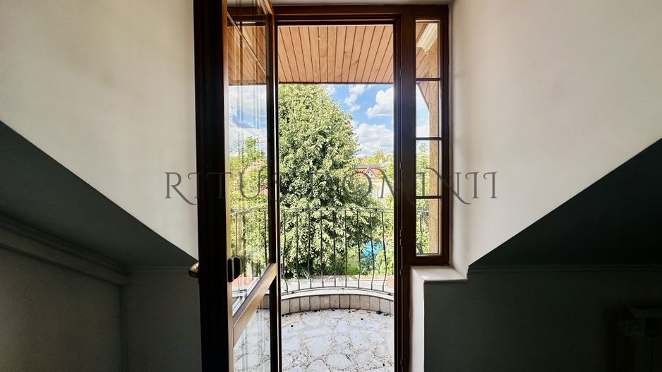Casa de Închiriat Ultracentrala, 12 Camere, 10 Bai, 6 Parcari - Poză 10