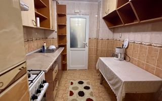 🏛️ De închiriat 2 camere, Micro 20, 350 euro/luna - Poză 4