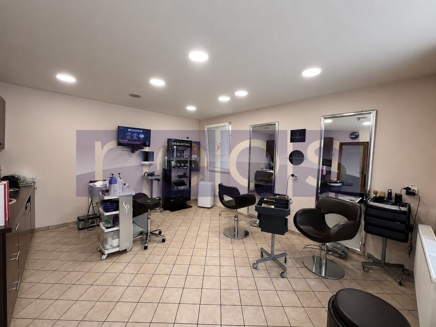 VANZARE SPATIU COMERCIAL | LOC DE PARCARE | ZONA DECEBAL - Poză 4