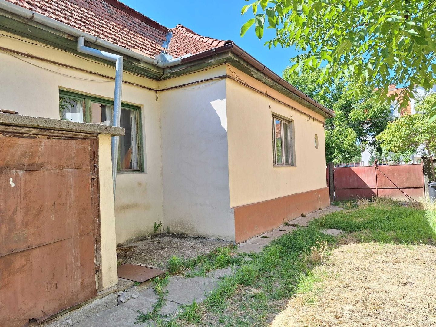 BRASADAS vinde casa mare cu teren pe strada Dara - Poză 3