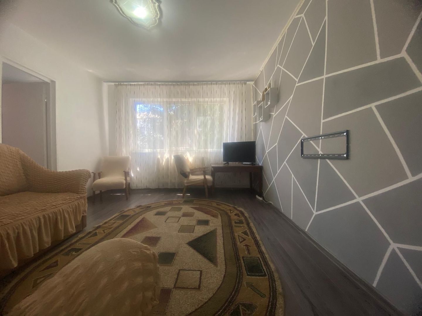 Etajul 3! Inchiriere apartament cu 2 camere in Targoviste - micro 11 - Poză 3