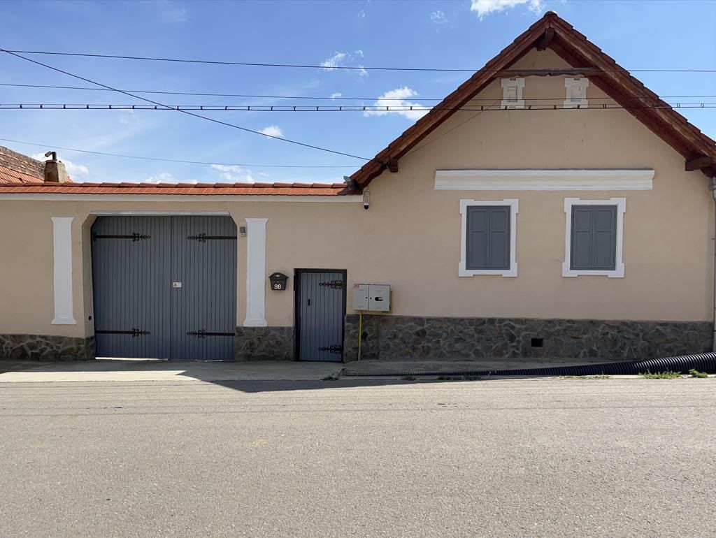 Casa saseasca renovata, cu sura - Seica Mare, Sibiu - Poză 4