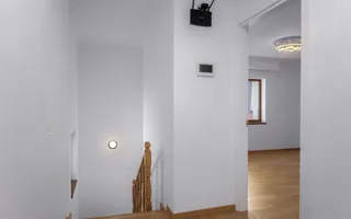 Vilă de inchiriat renovata recent, 1000 mp teren,  terasa de vara - Poză 21