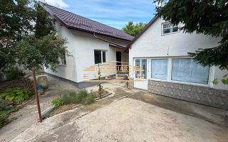 Casă parter de vânzare – Str. Săvenilor, Botoșani | 98.000 € negociabil - Poză 1