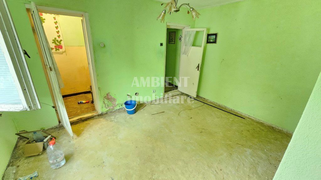 Apartament 3 camere, în renovare, zona Avântului; - Poză 2