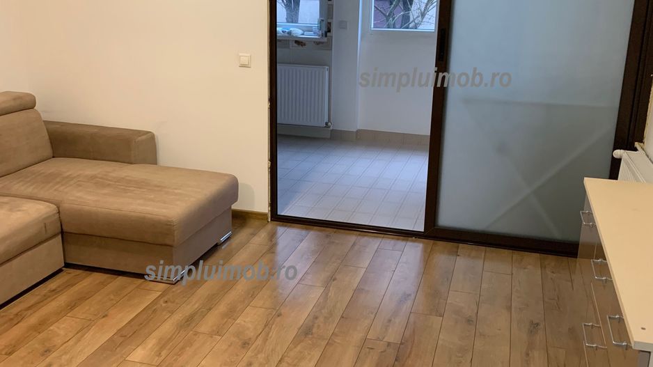 VANDUT! Garsoniera renovata etaj 1 bloc reabilitat - Poză 2