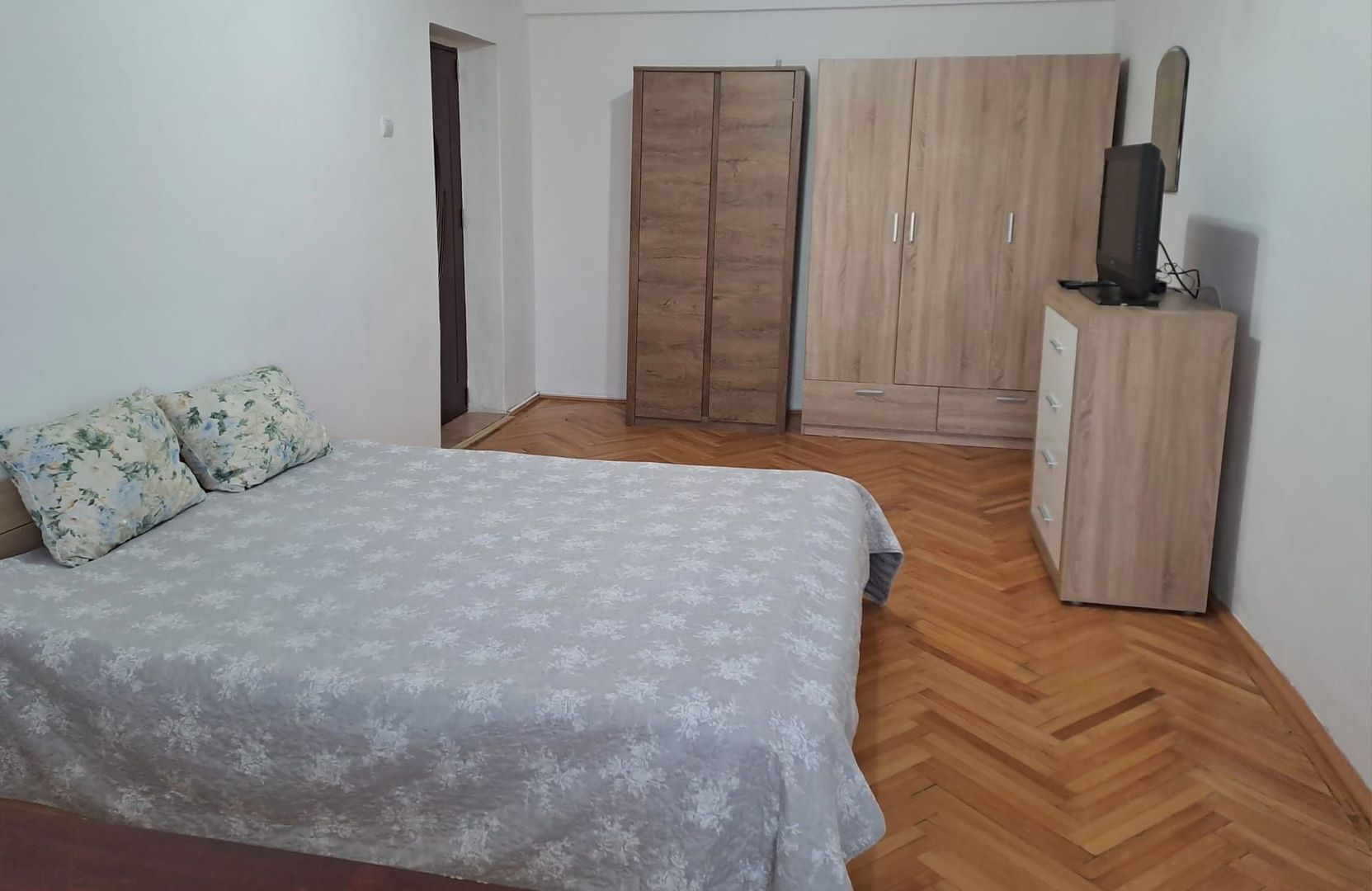De inchiriat  apartament 2 camere Ultracentral, et. 1, 1800 lei - Poză 9