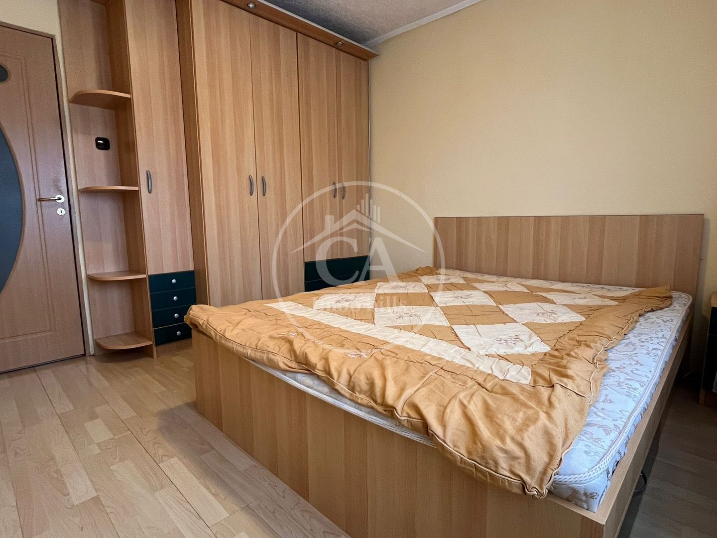 Apartament cu 3 camere de vanzare în Zona Nufărul, Oradea - Poză 3
