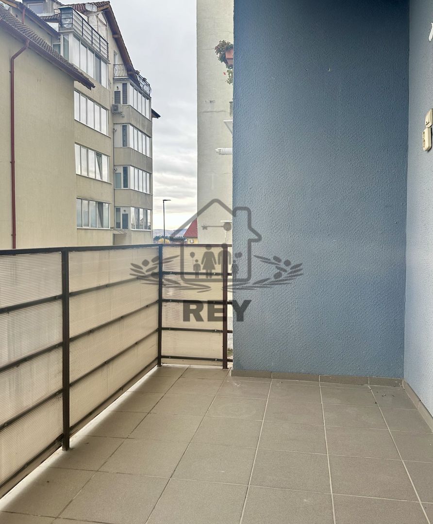 Apartament 4 camere cu garaj zona Strand- V.Aurie - Poză 12
