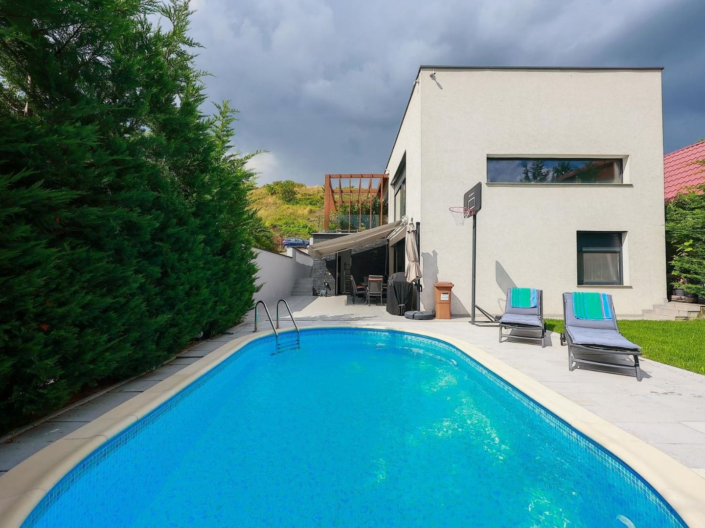 Vilă cu piscină, mobilată și utilată. Comision 0%. 410.000 Euro neg - Poză 4