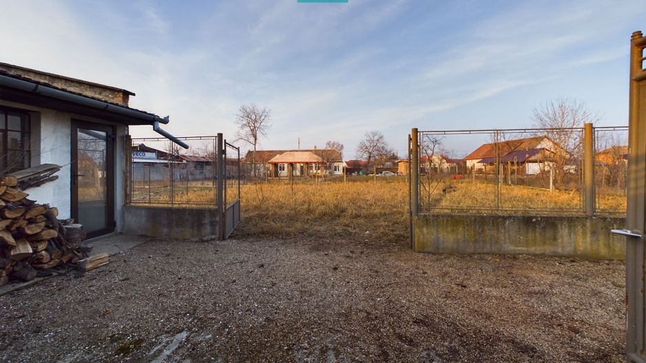 Casă generoasă în Periam județ Timiș - Poză 16