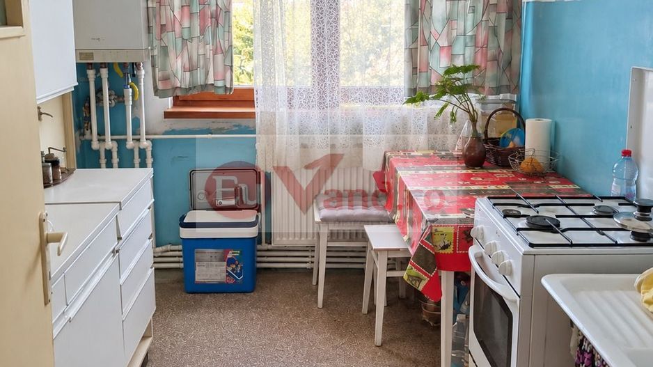 De vanzare apartament cu 3 camere etj 3, Mazepa 1, 80.000 euro - Poză 4