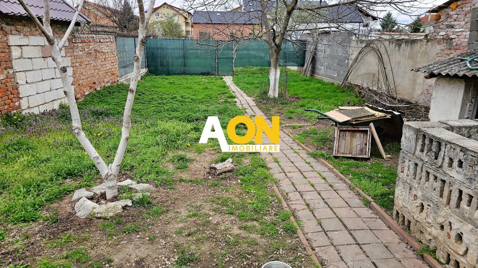 Casa 3 camere, 2 bai, mobilata, utilata, 645 mp teren, zona Lipoveni - Poză 3