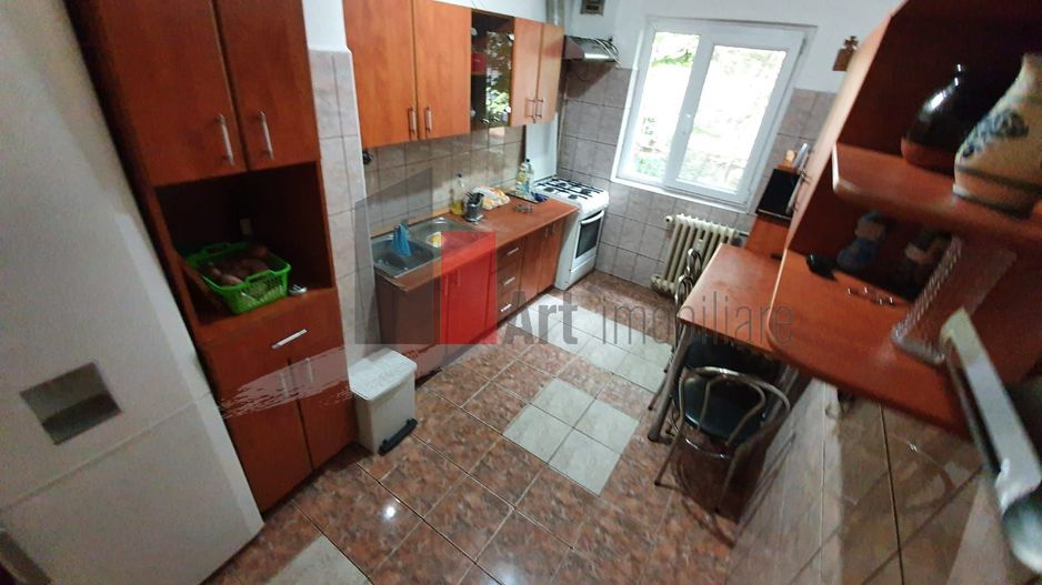 Vânzare 4 camere Emil Racoviță - Poză 2