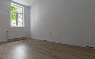 Apartament de vânzare la casă,  3 camere, plus camera Hobby,  central Sibiu. - Poză 5
