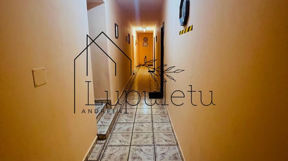 Pensiune de vânzare | 400 MPU | 10 Camere | Rasinari - Curmatura - Poză 32