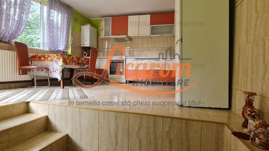 Casa individuala cu 2 apartamente, 6 camere,teren 403 mp,ASTRA. - Poză 2