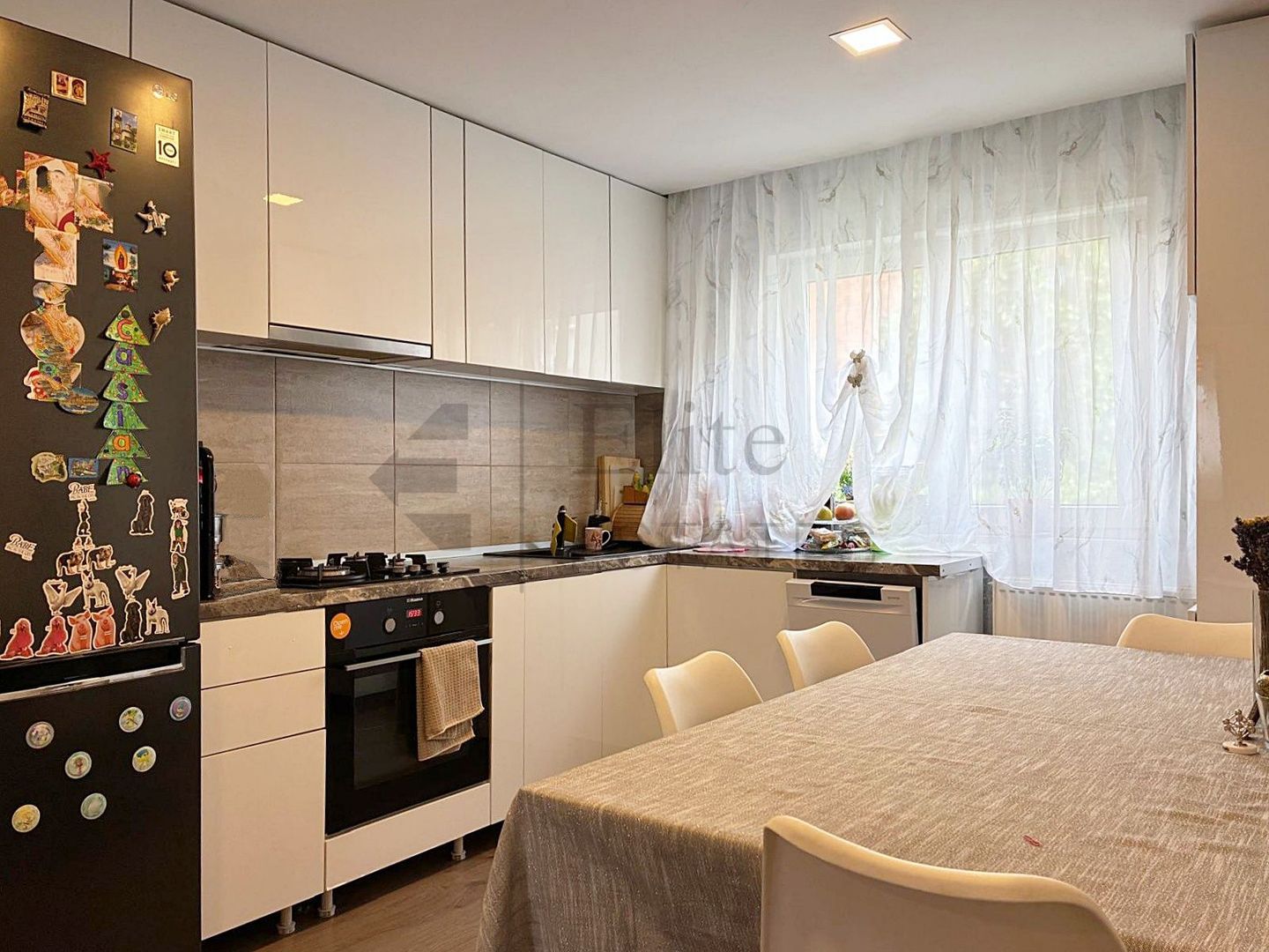 Apartament 3 camere renovat in Rogerius, Oradea | Str. Transilvaniei - Poză 13