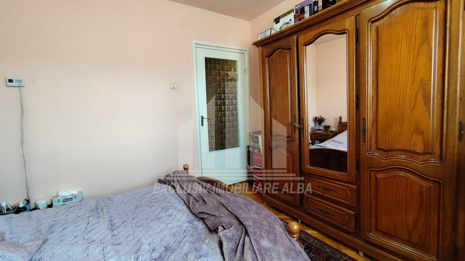 Apartament cu 3 camere de vanzare, Cetate - Poză 6