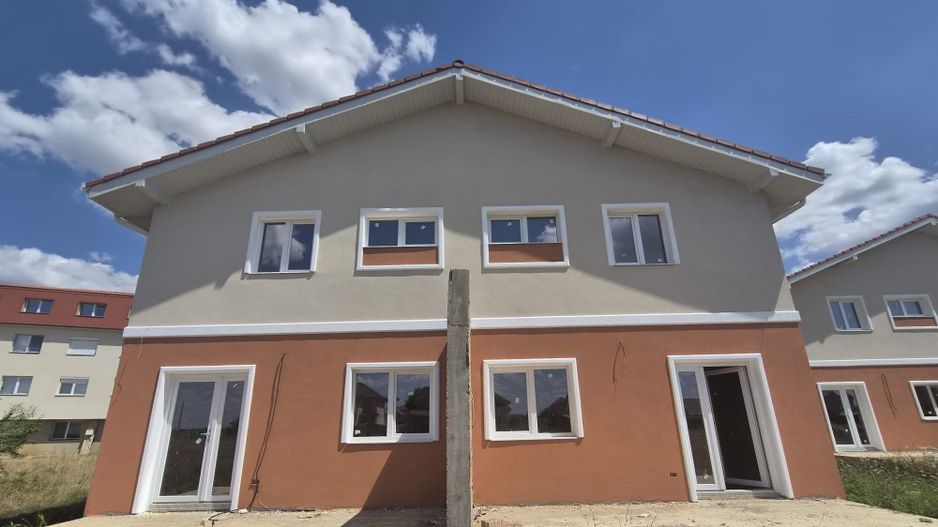 Casă Tip Duplex în Giroc – Confort, calitate și curte generoasă - Poză 1
