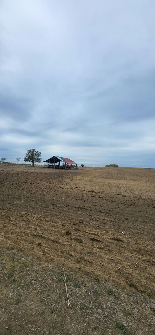 FERMA CU TEREN DE VANZRE - Poză 3
