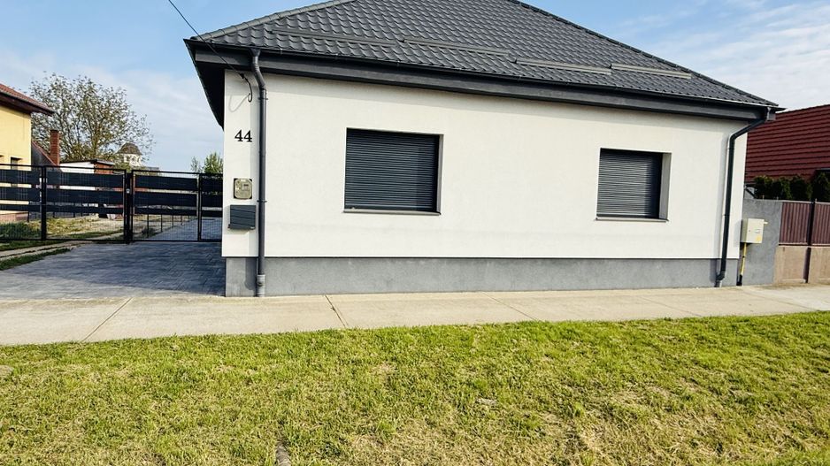 Giroc Central | Casă renovată complet | 4 camere | 2 bai - Poză 8