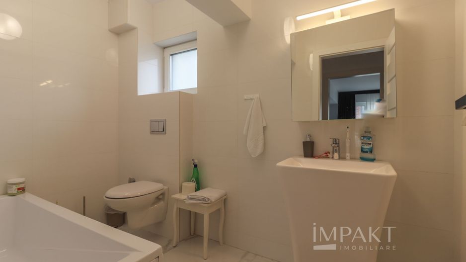 Casa insiruita cu finisaje de lux in cartierul Europa - Poză 15