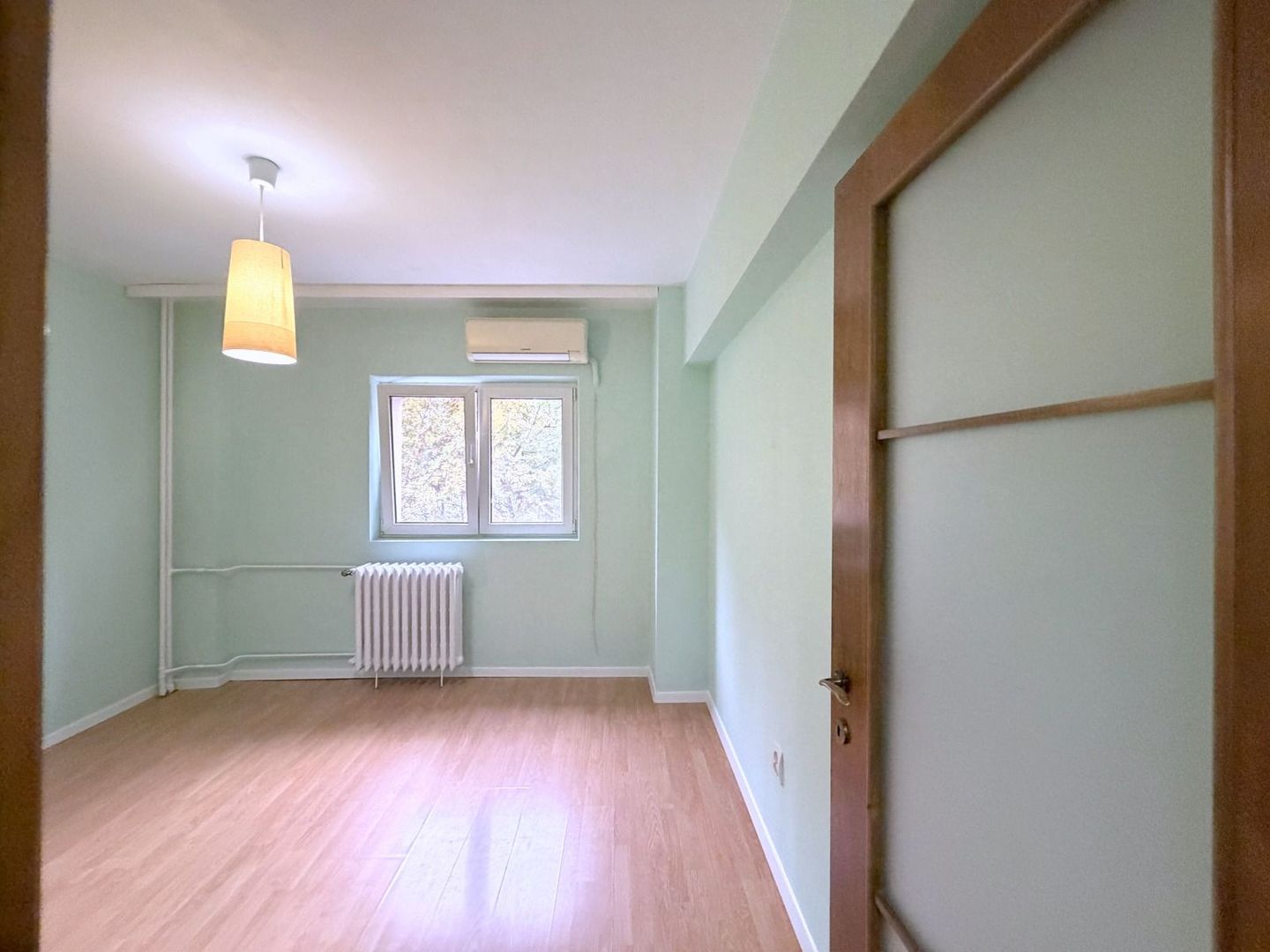 4 camere etaj 2 bloc 1982 vedere spate Teiul Doamnei - Poză 14